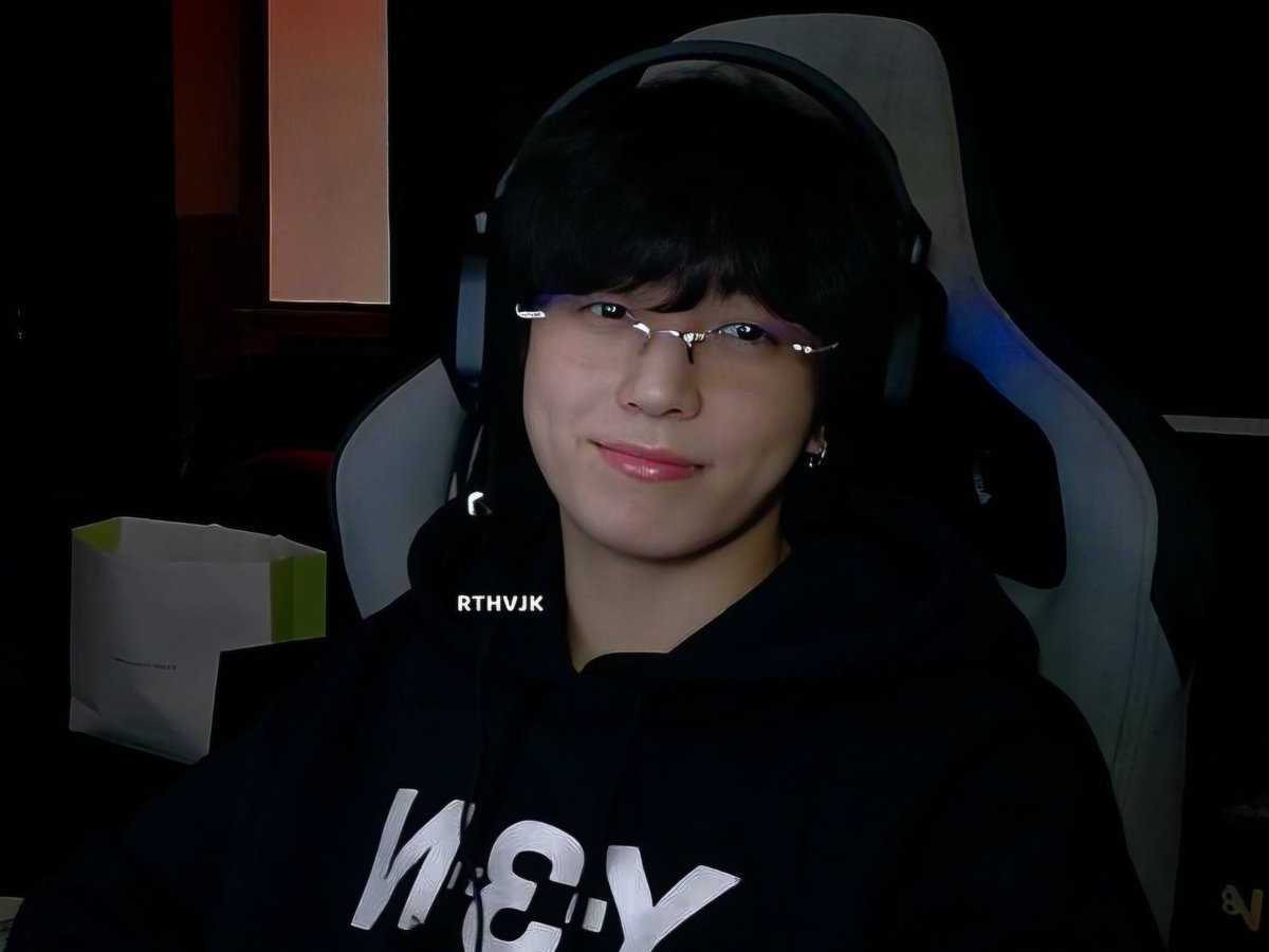 Fran ☁️ AU Taekook📌 ! 24/10 tweet media