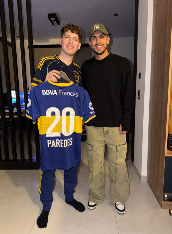 estoy llorando. davo recibio a paredes con una media rota 😭😭😭