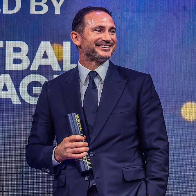 eurofootcom's tweet photo. 🏴󠁧󠁢󠁥󠁮󠁧󠁿🧠 𝐎𝐅𝐅𝐈𝐂𝐈𝐀𝐋 | Frank Lampard is the Championship Manager of the Season. 🏆 

His Coventry City side will be playing Premier League football next season (it's been 25 years since they lasted played in the top tier!) 👏 https://t.co/VE6JbQJVxG