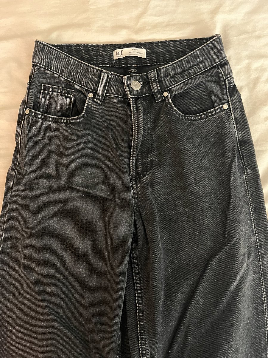 anptcha's tweet image. กางเกงยีนส์ zara 100
เอว 24 สะโพก 34
#ส่งต่อzara #zara