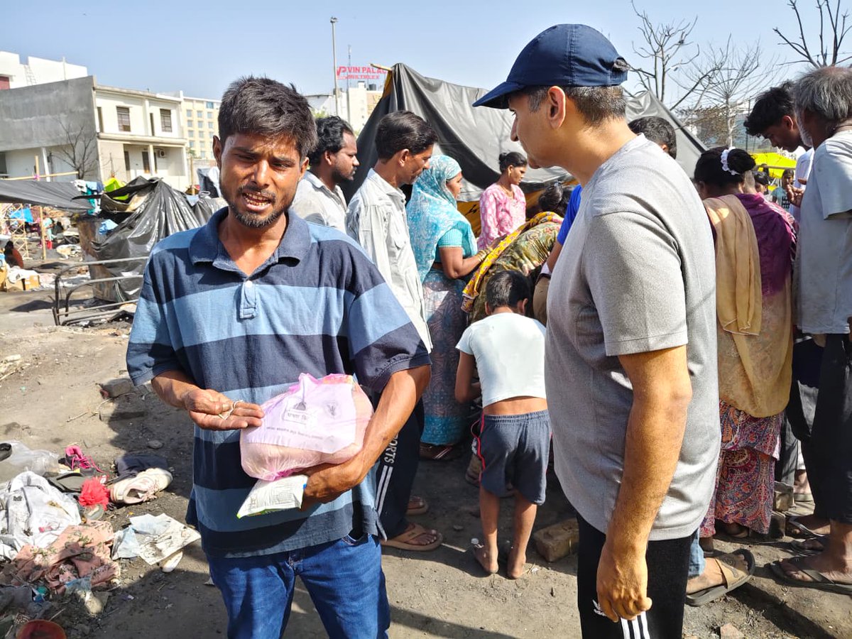 FciLucknow's tweet photo. A initiative from FCI volunteers on 19.04.26. 
Distribution to the victims of fire incident happened in Vikas nagar, Lucknow. https://t.co/AQl2jUDIDy