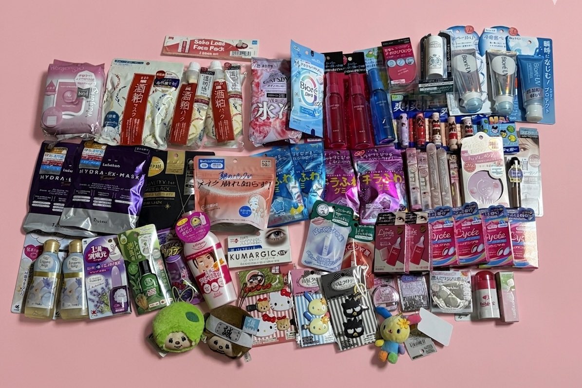 isabell61004's tweet photo. 오사카 여행에서 사온 화장품 및 구매품 타래🛍️

여름 미리미리 준비하기 위해
일본 레이디들이랑 한국 레이디들이 추천해준 아이템들 정독하고 갔어요!
하나하나 타래로 소개해볼게요! https://t.co/JcIW028NwF