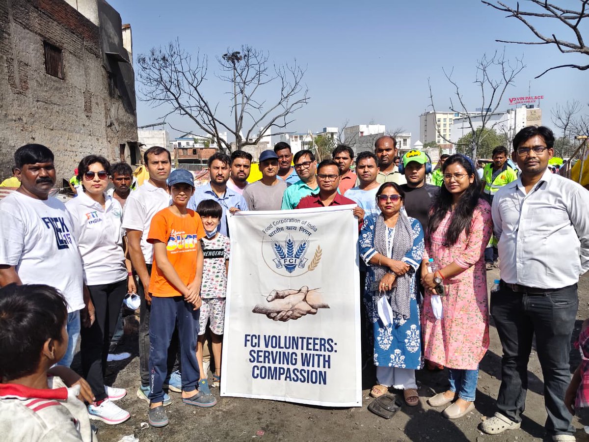 FciLucknow's tweet photo. A initiative from FCI volunteers on 19.04.26. 
Distribution to the victims of fire incident happened in Vikas nagar, Lucknow. https://t.co/AQl2jUDIDy