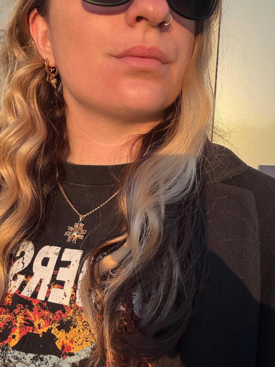 Queen Amelia tweet media