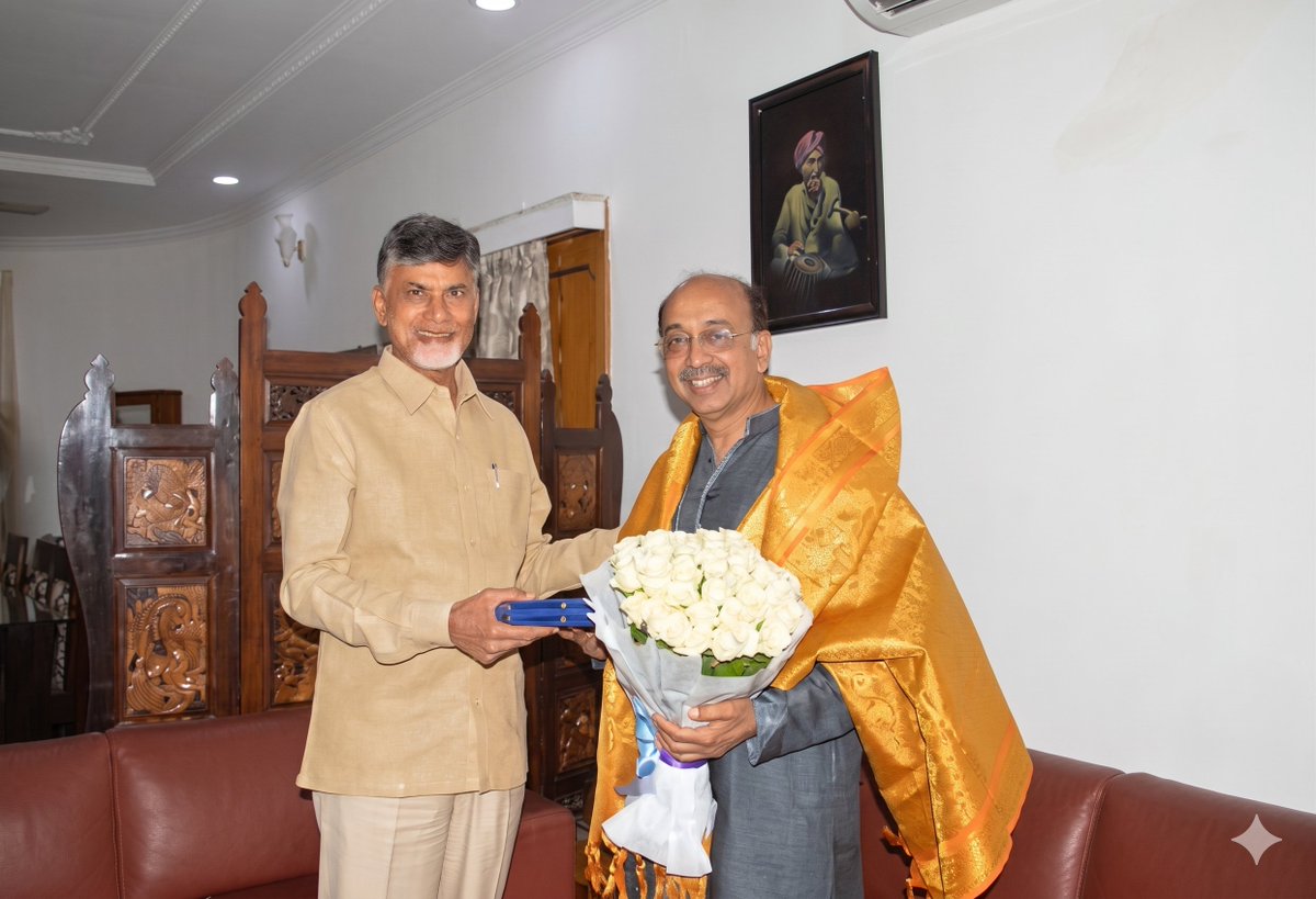 VijayGoelBJP's tweet photo. Many happy birthday wishes to my old friend, N. Chandrababu Naidu, Hon’ble Chief Minister of Andhra Pradesh.
I fondly recall working together during the tenure of Atal Bihari Vajpayee ji, when I was in the PMO and he was leading Andhra Pradesh.
He has seen many ups and downs in politics, yet his commitment to the development of Andhra Pradesh remains unwavering. Wishing him good health and continued success.

@ncbn