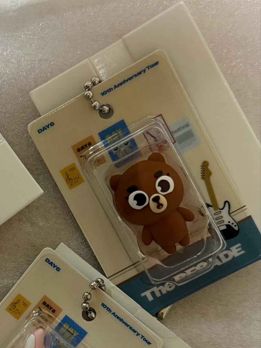 rt 부탁해여:)

데이식스 일본 엠디 랜덤 피규어 교환

저 : 방 있어요
💚 : 케 구해요

open.kakao.com/o/slBTQD9g