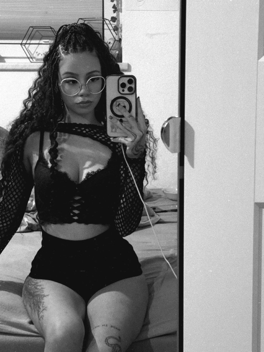 HollyR7089's tweet image. Würdest du mich so mit nachhause nehmen?😈  #outfitoftheday #virałpost #play #outfit