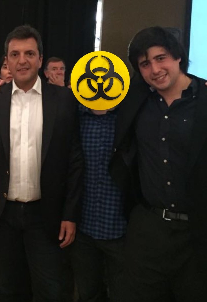 TraductorTeAma's tweet photo. 🧈🚨AHORA| El kirchnerista Ignacio Salaberren del riñón de Massa e incorporado al espacio por Mantequilla Pareja renunció a la conducción de "La Púrpura".

La semana pasada ya había renunciado su mano derecha; el extranjero Guevara "Señor G" por juntarse a rosquear con Mayans. https://t.co/VFG4UbvPp7