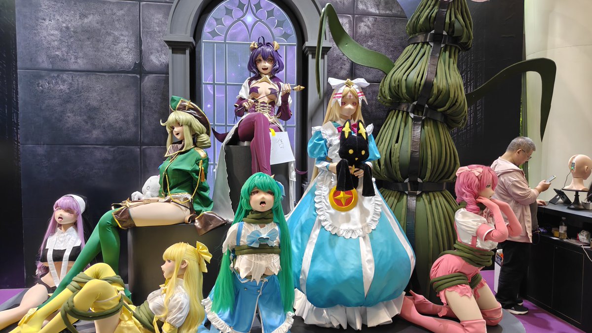 再稍微找一些能发的
没有性生活的死宅去成人展也只能当大尺度二次元展看了