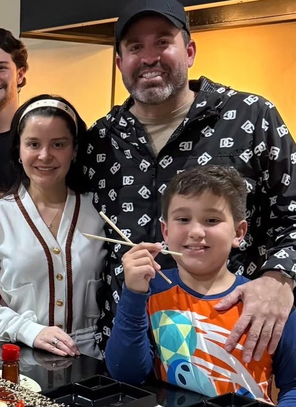 babituitera's tweet photo. olha aonde nós chegou valeu a pena esperar ontem era apenas sonhos https://t.co/coRpU1okr9