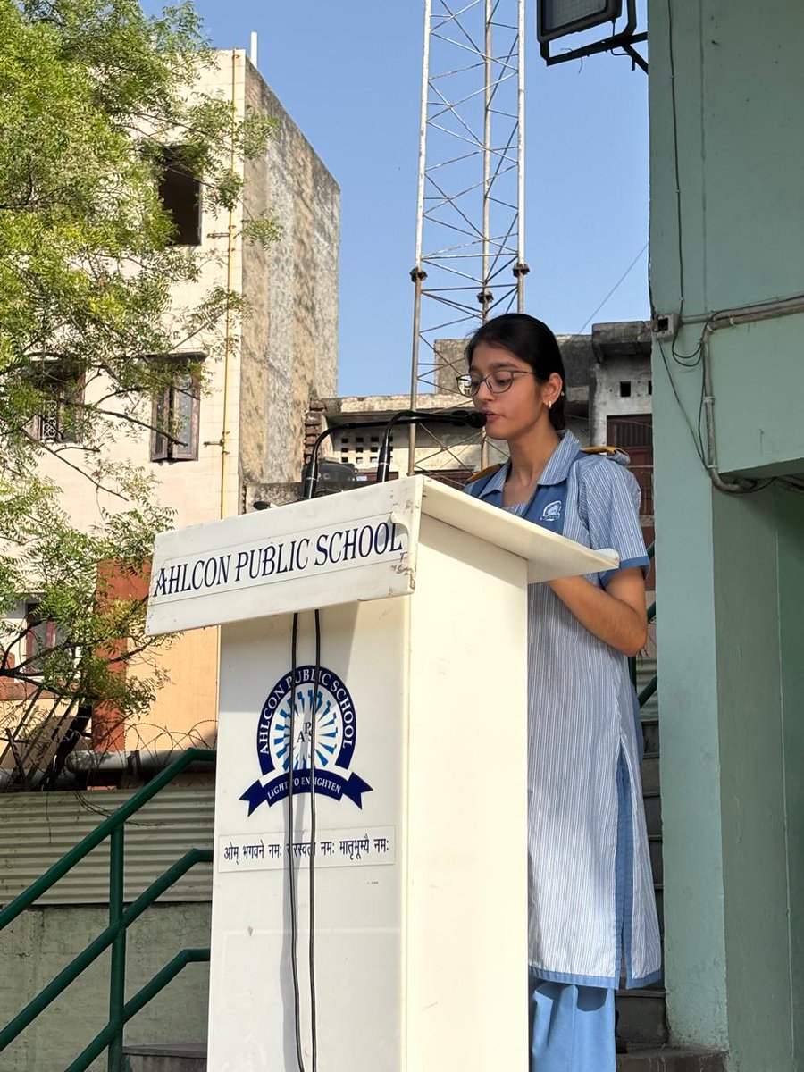PublicAhlcon's tweet photo. ✨ Reading opens doors to new worlds and sharpens our minds.
✨ Teamwork makes the dream work together, we achieve more!
So proud of our students of class 12th D for their insightful morning assembly today .
#SchoolAssembly #PowerOfReading #Teamwork #StudentLife #FutureLeaders https://t.co/YkTv2oxjCj