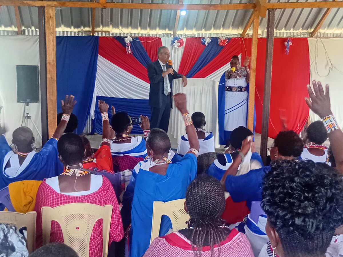 IsraelinKenya's tweet image. H.E. Amb. @GideonBehar visited the El Bethel Prayer Centre in Kajiado County, where he engaged with members of the Maasai community from Narok, Kajiado, and Tanzania.

The Ambassador expressed his sincere gratitude to the community for coming together in prayer for both #Kenya