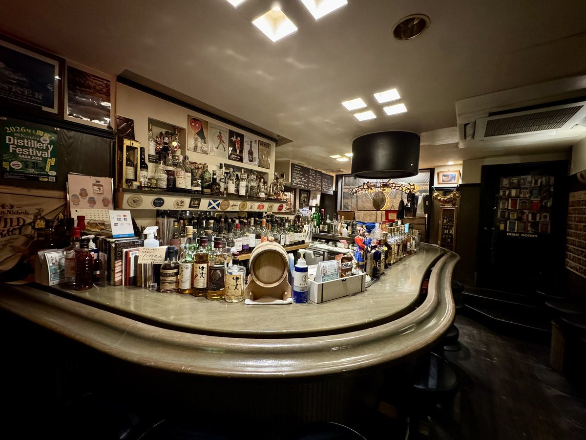 4/20(月)17:00〜翌2:00

〜Whisky of the day〜 

🏴󠁧󠁢󠁳󠁣󠁴󠁿LINDORES ABBEY
2019-2024
#190297
Oloroso STR Wine 
Barrique
312 bottles
59.9%

韓国のボトラー”Whiskey Navi”向けシングルカスクです。

☆本日も皆様のご来店をお待ちしております！

#神田bar 
#KandaWhisky
#LINDORESABBEY
#WhiskyNavi