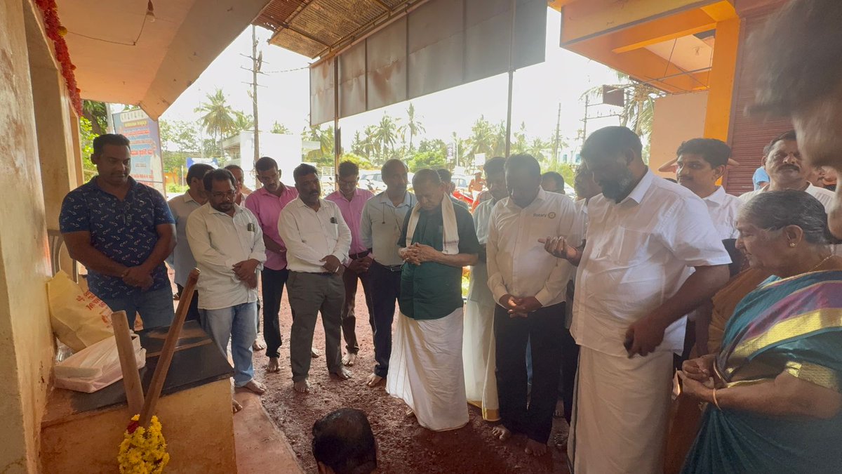 gantihole's tweet image. ಬೈಂದೂರು ವಿಧಾನಸಭಾ ಕ್ಷೇತ್ರದ ಉಪ್ಪುಂದ ಗ್ರಾಮದ ಶಂಕರಕಲಾ ಮಂದಿರ ರಸ್ತೆ ಅಭಿವೃದ್ಧಿಗೆ ₹50 ಲಕ್ಷ ಅನುದಾನದಡಿ ಕಾಮಗಾರಿಗೆ ಭೂಮಿಪೂಜೆ ನೆರವೇರಿಸಲಾಯಿತು.

#Infrastructure #Development #Road #SamruddhaByndoor #BJPByndoor #GururajGantihole