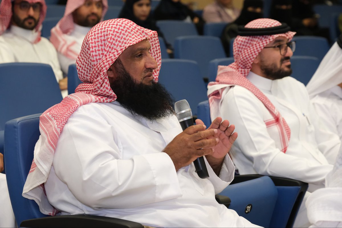 _0445554678391's tweet photo. من #ملتقى_فرص الذي نظمته #جامعة_الملك_فيصل خرجتُ بقناعة راسخة: أن #التميز_البحثي ليس خيارًا، بل مسؤولية، وأن ملف الترقية ليس أوراقًا تُجمع، بل أثرٌ يُصنع، وأن البحث حين يتحول إلى ابتكار يصبح رسالة جامعةٍ تبني #المستقبل . يومان رسّخا أن #الاستثمار في #الباحث هو استثمار في #الوطن https://t.co/miDrVZG81x