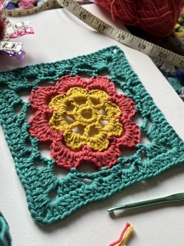 DDCrochetDesign's tweet image. Summer Granny Square 🌼🌺

Are you looking for something new to crochet? This beautiful lacy flower motif would look lovely alongside solid squares to make a feature on a blankets, bags or cushions 🧶

dwcrochetpatterns.etsy.com/uk/listing/188…

#MHHSBD #craftbizparty #UKMakers