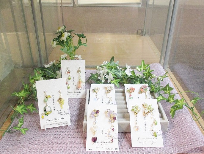 Caramel_Cube's tweet photo. ［創作品入荷情報］
こんにちは、スタッフSです(*‘ω‘ *) 
 [GRAUES KANINCHEN]様(@milly24handmade )がキャラメルキューブショコラからキャラメルキューブのAA-28へお引越しされました！
 新しいケースも是非ご覧ください☆彡   
#キャラメル_創作 
https://t.co/Z177SbDmnu https://t.co/SqgB3HKbmY