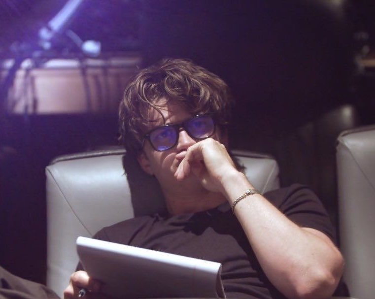 maya is seeing 5sos!!! 🎱🌟 tweet media