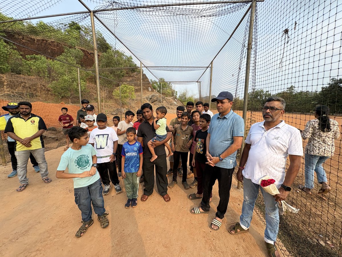 subhashshirodkr's tweet image. Inaugurated the 15-day cricket coaching camp at Kalmamol Ground, Borim, encouraging young talent and strengthening grassroots sports development. 🏏 #CricketCoaching #GrassrootsSports #YouthDevelopment #Borim #GoaSports #FutureChampions