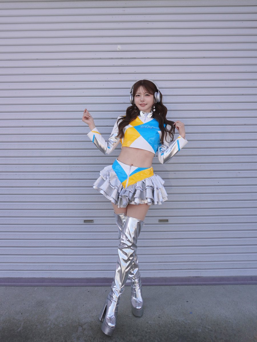 kanakneehigh's tweet image. 水瀬琴音✖️ニーハイブーツ👢
#水瀬琴音 #レースクイーン
#ブーツ #ニーハイブーツ