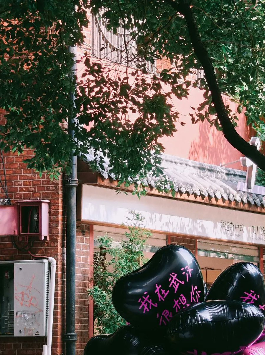 因为偷吃公公被婆婆赶出家门的那个雨夜 tweet media