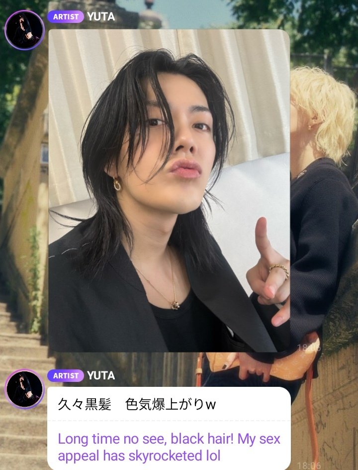 I thought it was a translation error but he really said this. He knows he looks sexy 😌😌