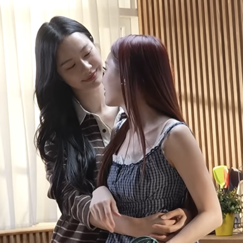 ประหยัดแบต | ชาช่าเป็นคนดีส์🫦❤️‍🔥 tweet media