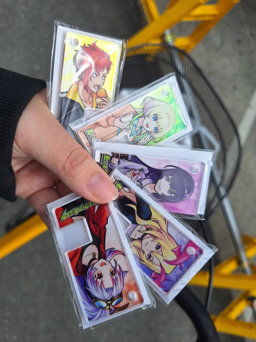 僕の収集癖が出て、全部ゲットしちゃったけど、飲んだこともないゼリー10個も買っちった。
inぜりー、これいつ飲むの。昼飯にはならんし、、、おやつ？