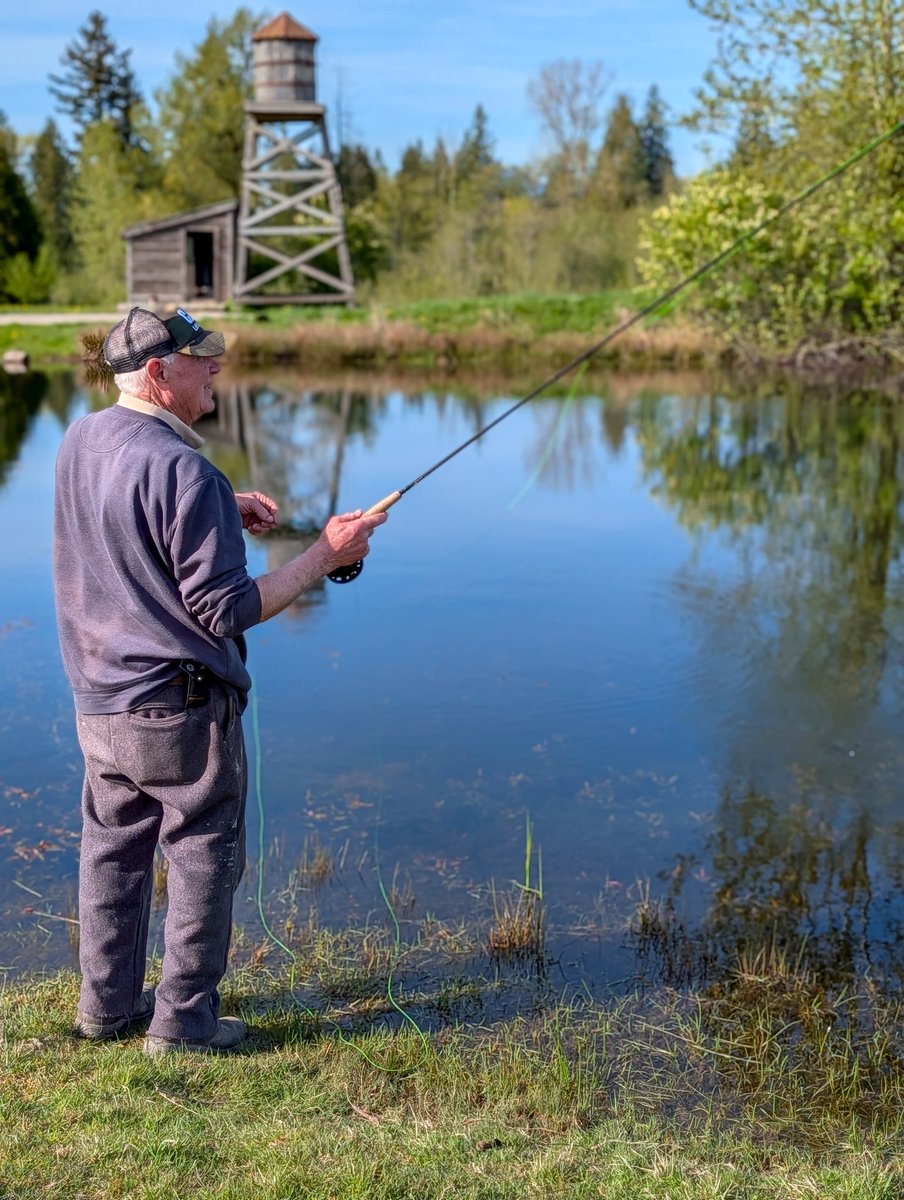 JamestownSet's tweet image. His name might be Rod, but on a Sunday with perfect fishing weather, I call him the Fishing Rod. 

And he can be bribed with caramels and coffee.

#hearties #wcth #herefishyfishy 

📸 Krista Petrie