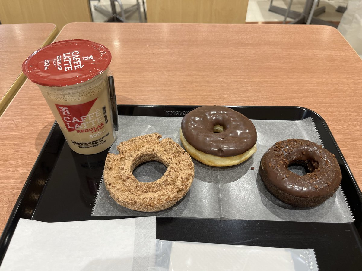matabei1508's tweet image. Enjoying my time at @misterdonut_jp! 😋

#Coffee 
#Donuts 
#Dessert