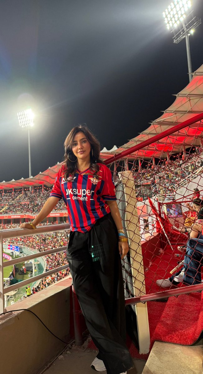 Officialneha's tweet photo. Watching a game live in the stadium hits different… 🏏
the crowd, the chaos, and Punjabi music 🎶✨ https://t.co/o0pzHNEWs9