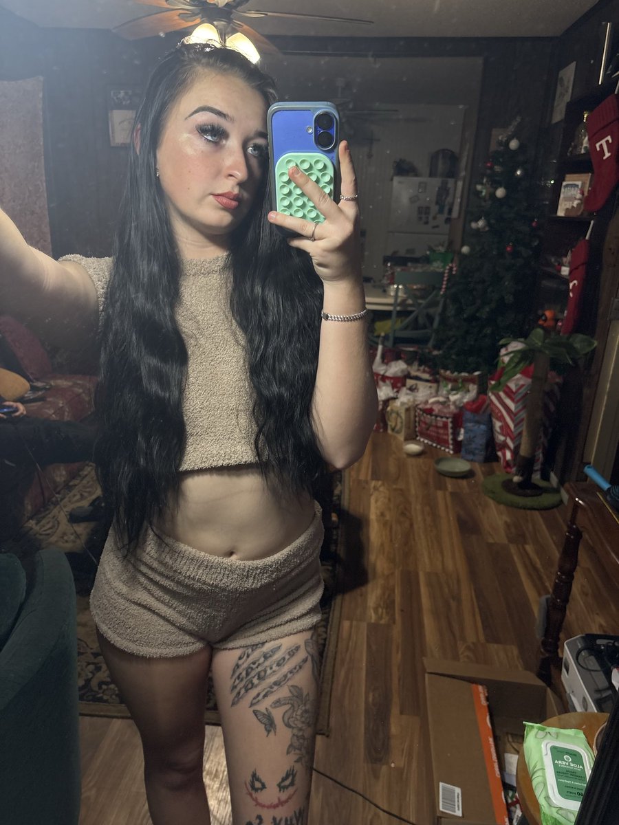 swiftteee's tweet photo. 👅👅i’m so bored 😝😩 Care to talk? #DMme #bored #freaky #freak #sexy #pretty #prettygirl #tattoos #sexytattoos #sexygirl #checkmybio https://t.co/XGJSJjwC0o