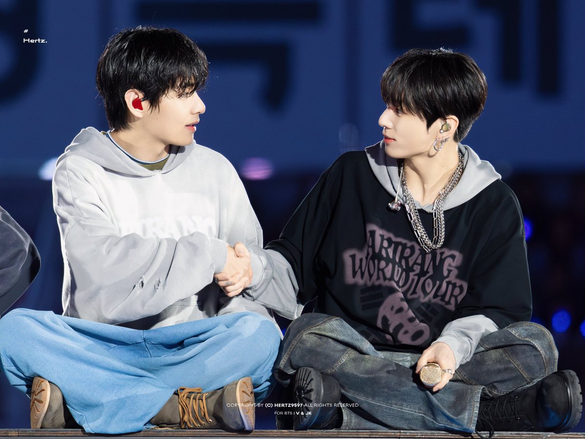 the big-eyed babies of the group who are always together 🐻🐰🤍