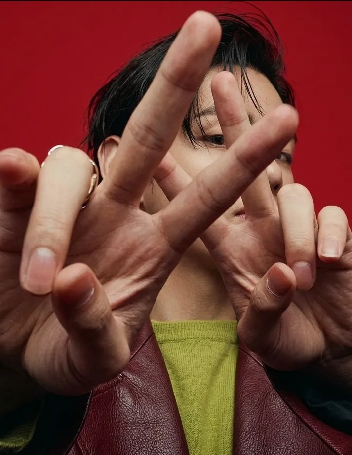 Kim Taehyung (BTS) tweet media