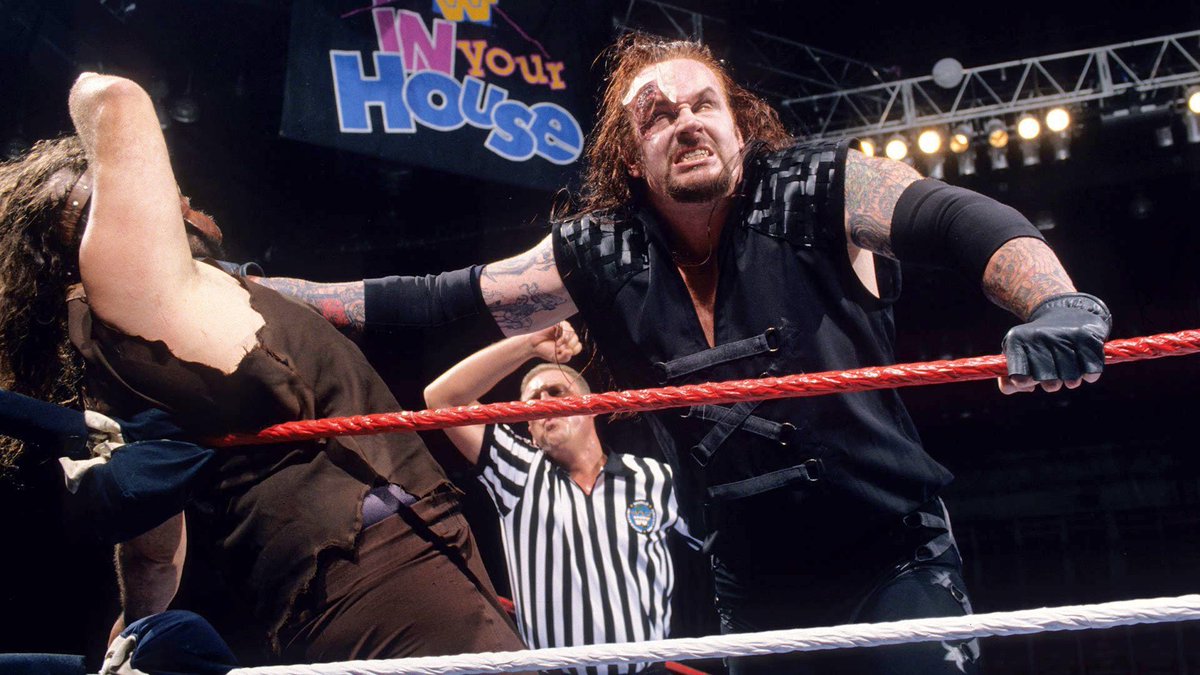 WWFWrestling1's tweet image. 📸 Four more photos of the WWF In Your House 14 main event from this day in 1997. 🏡 #WWF #WWE #InYourHouse #Mankind #Undertaker