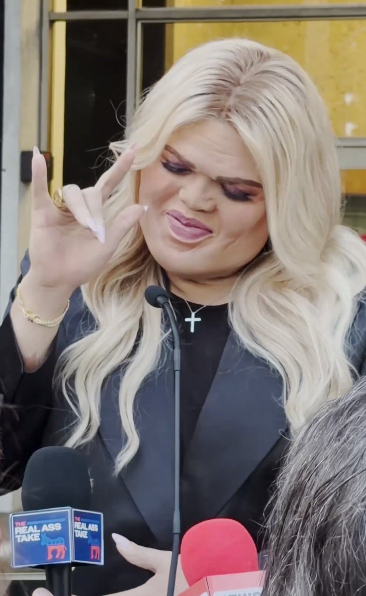 Larry Loomer tweet media