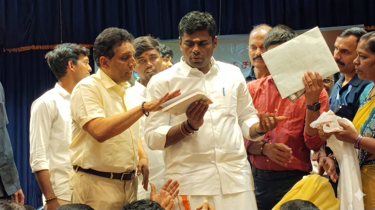DrJSROfficial's tweet image. An unforgettable book launch at Bharatiya Vidya Bhavan, Mylapore alongside the dynamic @annamalai_k ! His unwavering leadership, fiery nationalism, and vision for our country are deeply inspiring. Fired up for the journey ahead! 🇮🇳
 #KAnnamalai #DrJSRajkumar #NationFirst