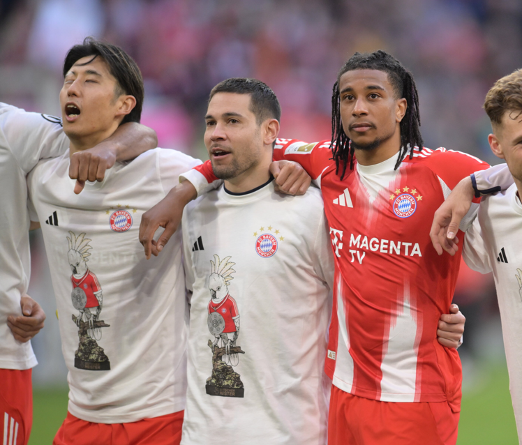ici_bnormandie's tweet image. ⚽️😍 Raphaël Guerreiro, formé au Stade Malherbe Caen, remporte un nouveau titre avec le Bayern Munich
#Normandie #SMC #Bundesliga
▶️ici.fr/normandie/calv…