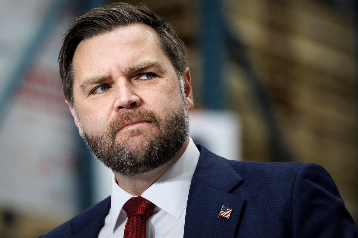 padrehayen's tweet image. #JDVance no la tiene fácil al tratar de armonizar su fe católica como elemento central de sus aspiraciones políticas con el proyecto #MAGA de Trump. Tendría que estudiar la Doctrina Social de la Iglesia y ser fiel a ella y al papa, lo que es complejo en ciertos temas del