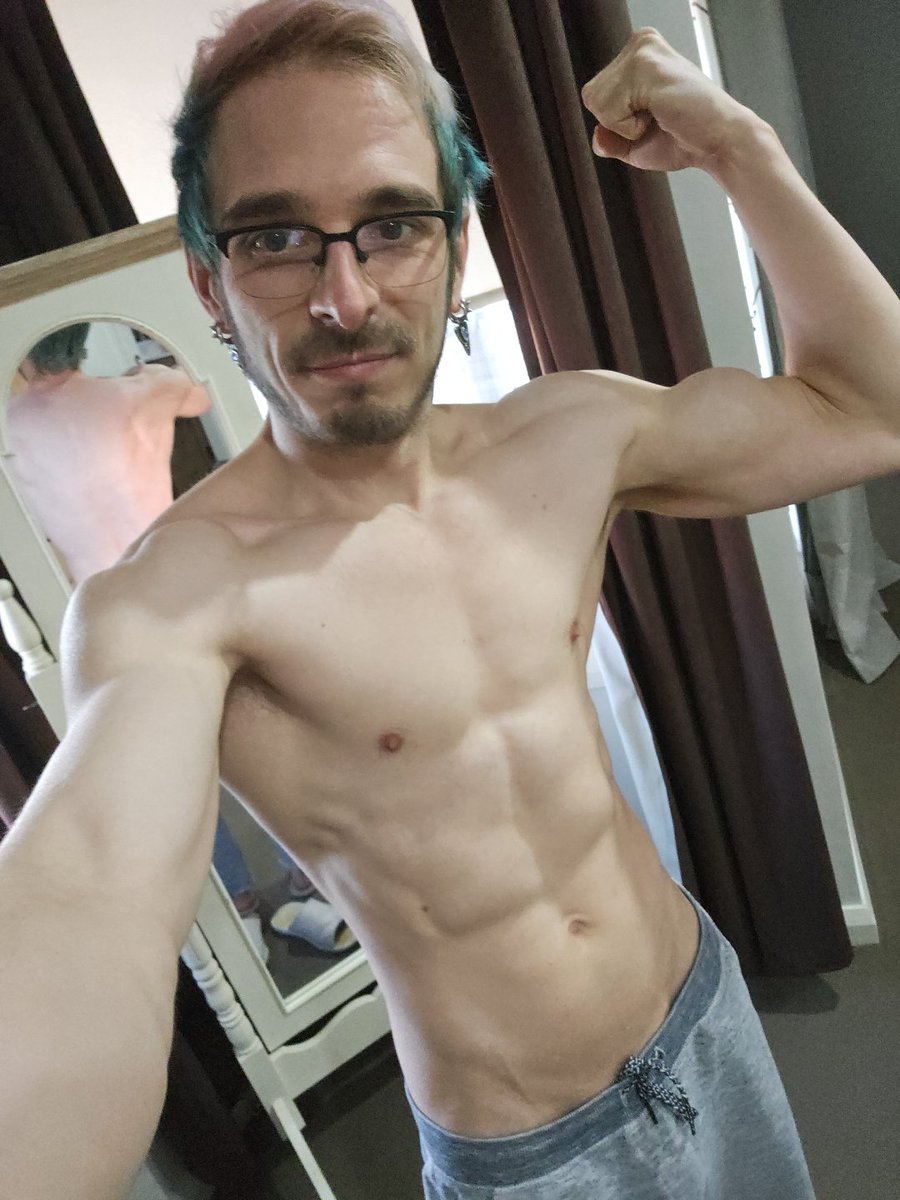 Geeky_Bufficorn's tweet photo. Just flexing https://t.co/0JWboFJsq1