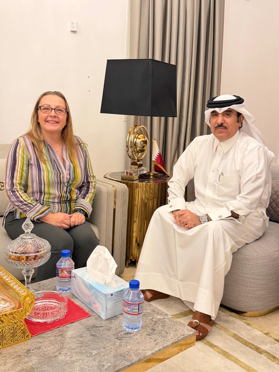 QatarEmb_Dj's tweet photo. استقبل سعادة الدكتور راشد بن شفيع المري سفير دولة قطر لدى جيبوتي ممثلة برنامج الأمم المتحدة الإنمائي بجيبوتي أليساندرا روكاسالف
جرى خلال اللقاء استعراض علاقات التعاون بين دولة قطر وبرنامج الأمم المتحدة الإنمائي وسبل دعمها وتطويرها بالإضافة إلى مناقشة المسائل ذات الاهتمام المشترك. https://t.co/YpEFMlvEVT