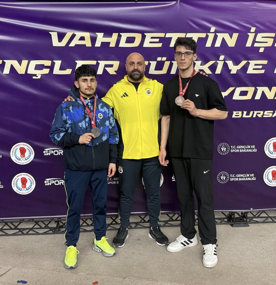 GSB_Agri's tweet photo. Bursa’da Madalya Gururu! 🥈🥉

Bursa’da düzenlenen Genç Erkekler ve Kadınlar Türkiye Ferdi Boks Şampiyonası’ndan büyük başarılarla dönüyoruz! 🥊

Detaylar

https://t.co/mePzgiOkNV https://t.co/vq3sfv0X2M