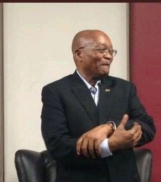 lowkey 𓃵 mood tweet media