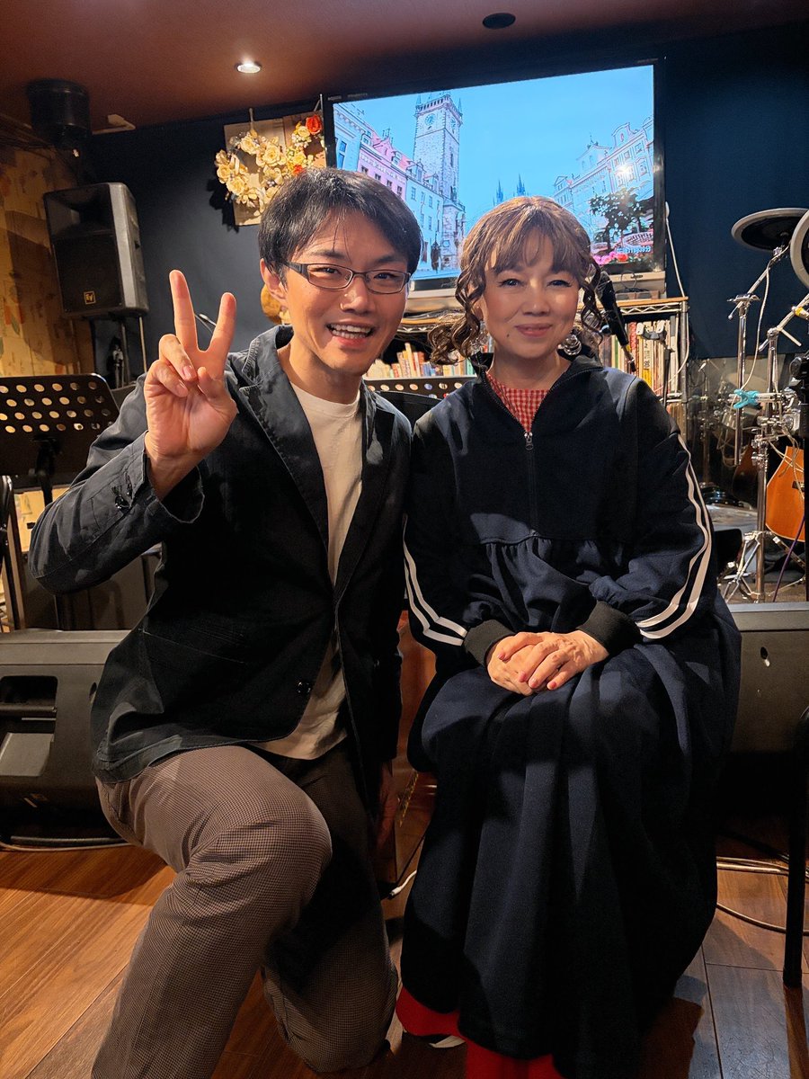 昨日19日の夜は島みやえい子さんのバースデーライブでした🎂🎤

お客として楽しみに行きましたが、ひぐらしのなく頃にメドレー聴けてテンション爆上がり🎉

新たな出会いもあり、素敵なアーティスト達とイベントでご一緒できる時が楽しみです☺️
（ライブ後は終電ギリギリまで飲み続けました🍻）