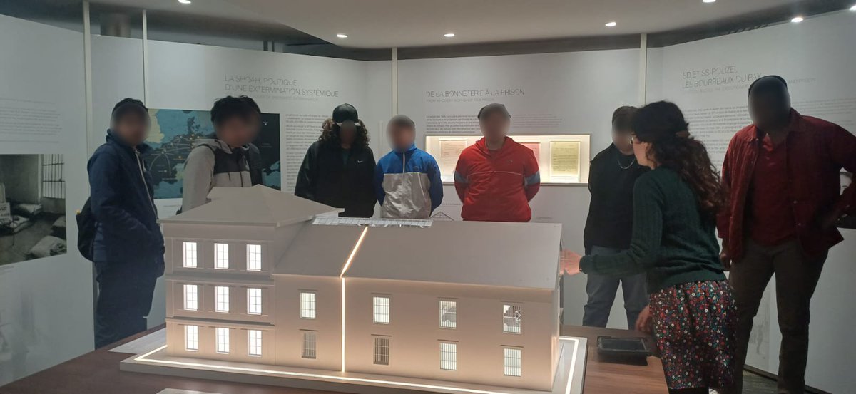 mlgenevois's tweet image. 📸 Retour en images
Visite de la Maison des Mémoires
👉 8 jeunes présents
👉 Une sortie autour de l’histoire et de la citoyenneté
#MissionLocale #Annemasse #Jeunes