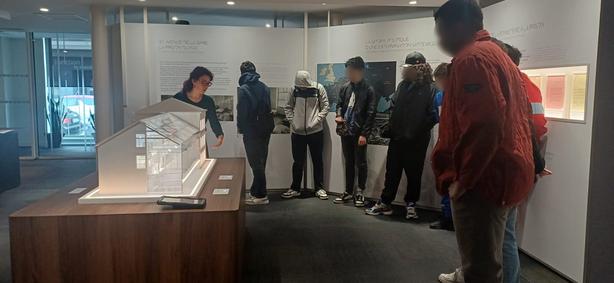 mlgenevois's tweet image. 📸 Retour en images
Visite de la Maison des Mémoires
👉 8 jeunes présents
👉 Une sortie autour de l’histoire et de la citoyenneté
#MissionLocale #Annemasse #Jeunes