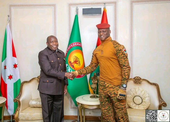 lionel_Mpawe's tweet image. Le Président du #Burundi, également Président de l’#Union africaine, est arrivé à #Ouagadougou dans le cadre d’une visite d’amitié et de travail.
@NtareHouse @IntumwaNews