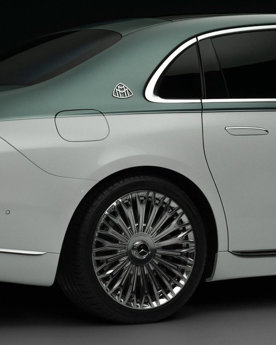 SIMONSAYSDRIP tweet media