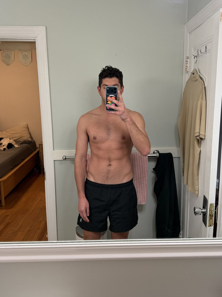 SandroWestXXX's tweet photo. one year ago i woke up in a hospital in the philippines. i’ve been through the full spiral since, but chose to grow and now i’m thriving. looking back at old photos, you can see how my body reflected my mind. it feels so good to see that growth show up physically https://t.co/C4fntKfBlG