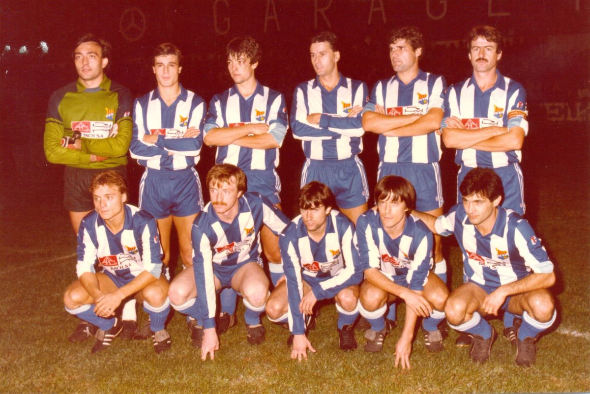 UEFigueres's tweet photo. 🔙💙𝗧𝗔𝗟 𝗗𝗜𝗔 𝗖𝗢𝗠 𝗔𝗩𝗨𝗜 ara fa 40 anys… La Unió aconseguia l’ascens històric a 𝗦𝗲𝗴𝗼𝗻𝗮 𝗔 després de vèncer 4-1 a l’Andorra i proclamar-se campiona de la Segona Divisió B!

A la divisió de plata el Figueres s’hi quedaria un total de 7 temporades! https://t.co/FzhCV5FLKn